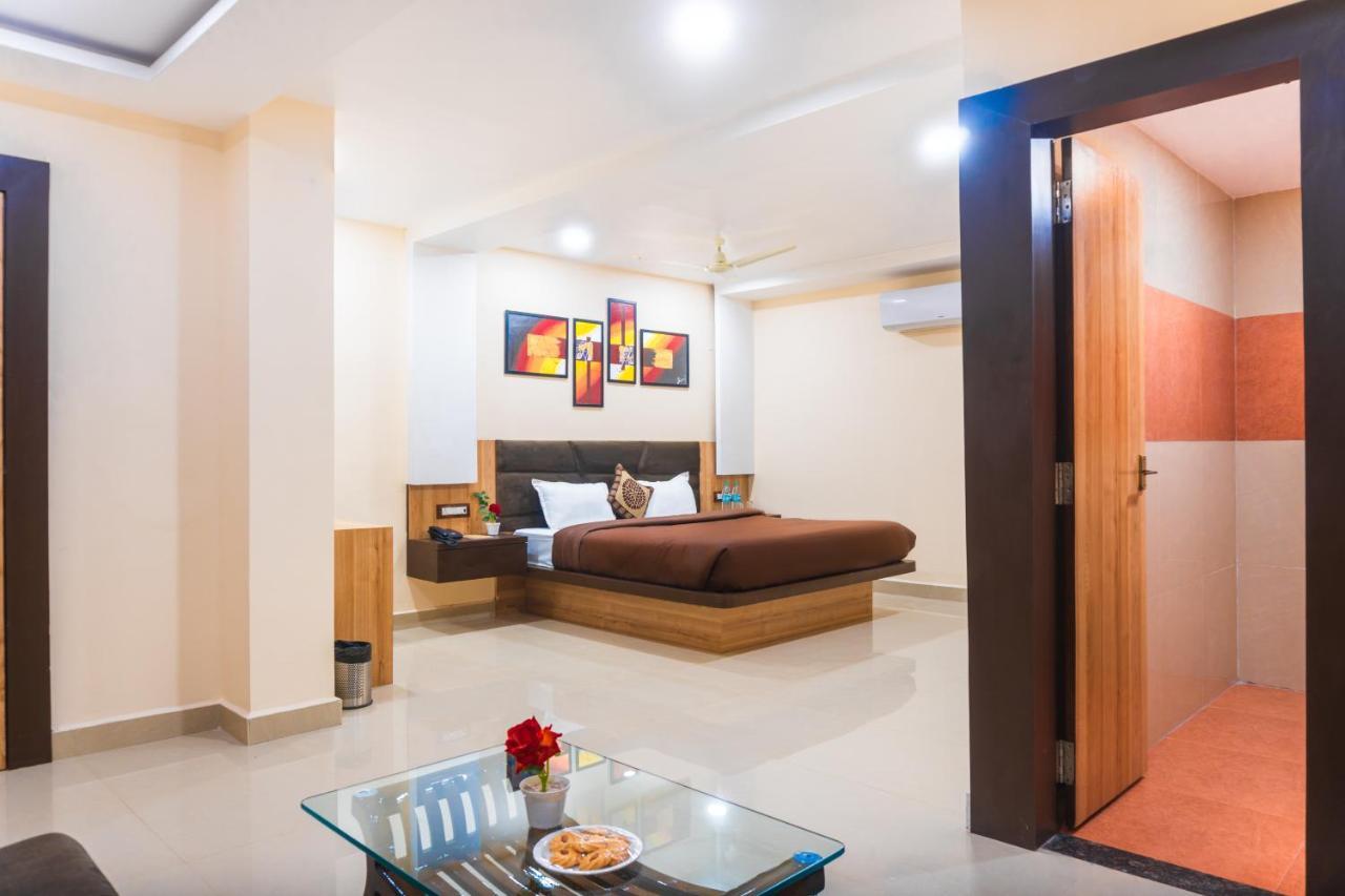 Geet Kavya Inn Бхопал Экстерьер фото