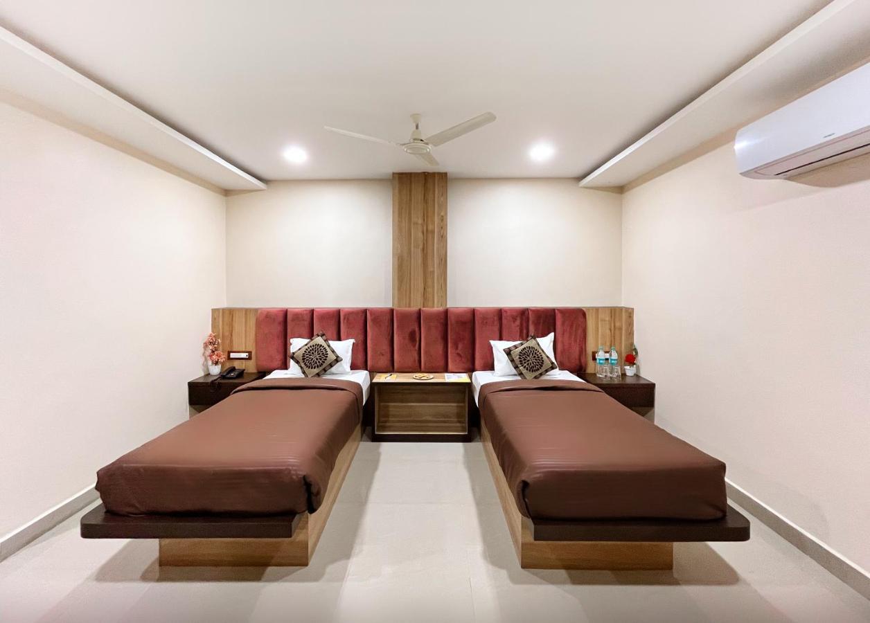 Geet Kavya Inn Бхопал Экстерьер фото
